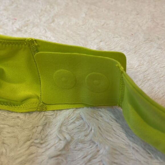 Lululemon- NWT Wundermost Sleeveless Square Neck Thong Bodysuit Lichen Lime- S - Picture 9 of 10